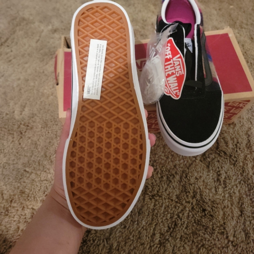 Vans - Picture 6 of 8